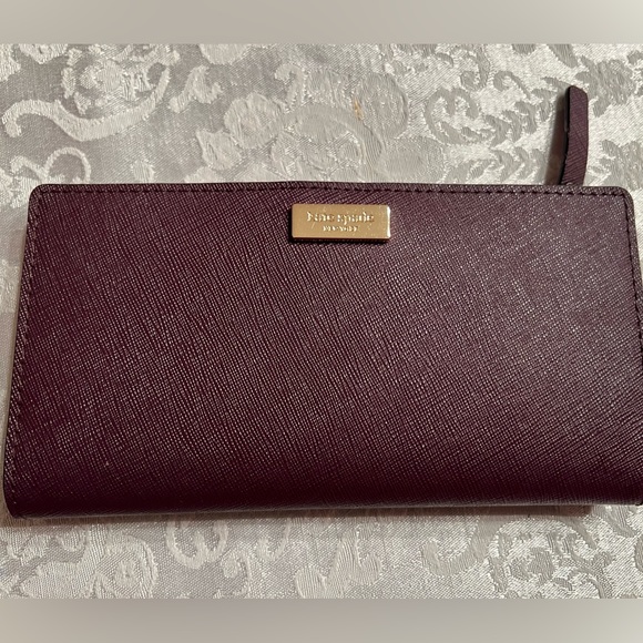 Kate Spade Wallet - Picture 1 of 4